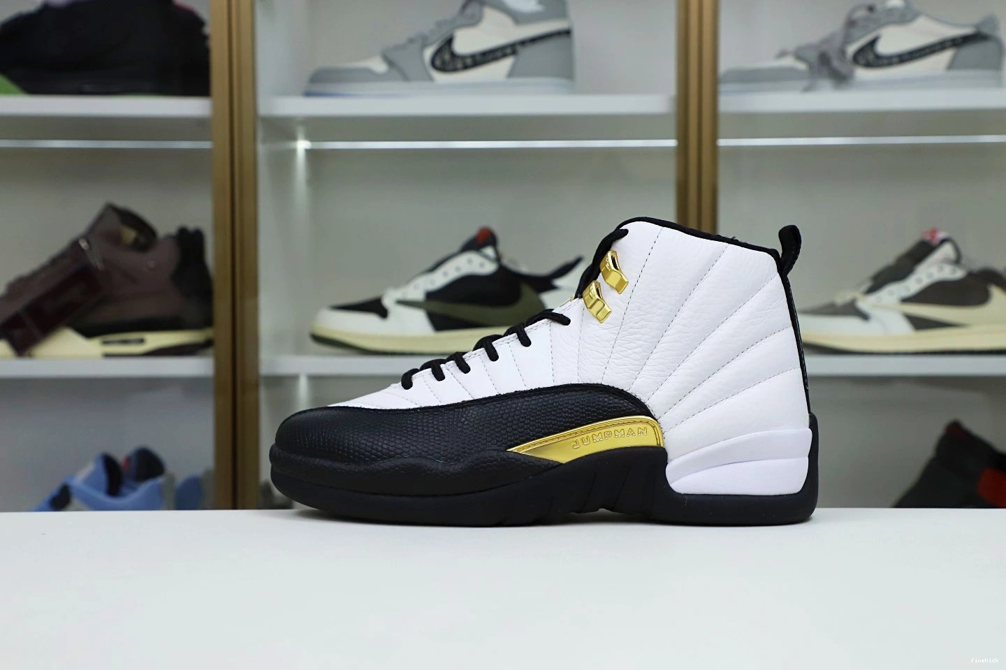 RETRO AIR JORDAN 12 'ROYALTY' 0814